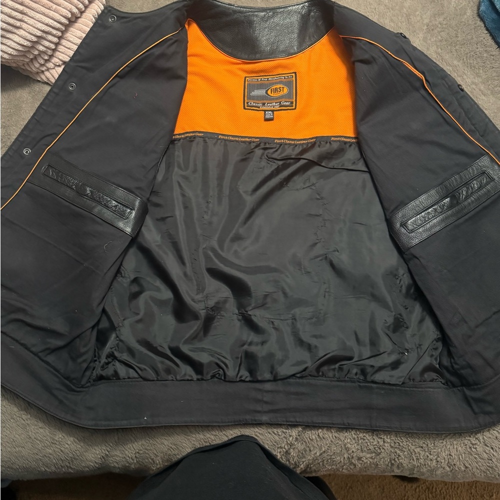 Leather Riding Vest - Picture 3 of 4